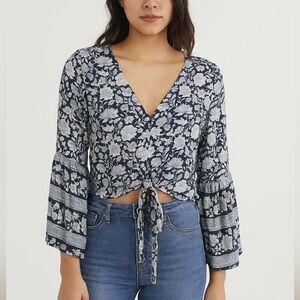 American eagle, women’s medium blouse Floral Tie-Front Bell Sleeve Top - Blue
